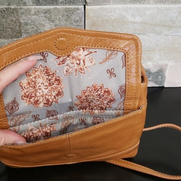 Hobo Amble Leather Crossbody - Picture 8 of 8